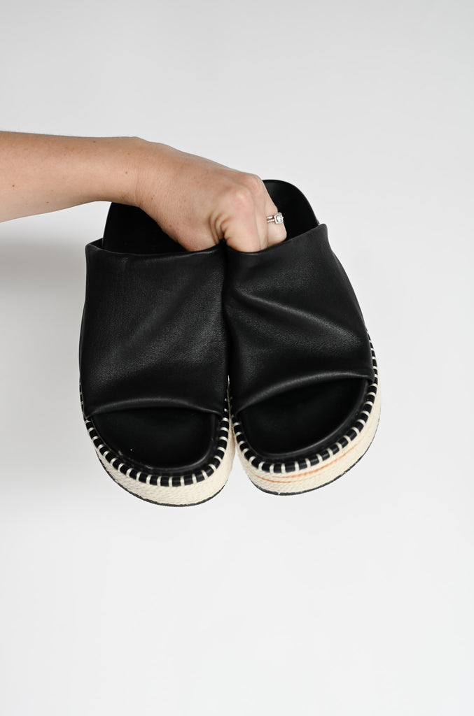 Moochi sandals - 38